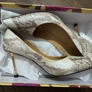 New Crocodile Embossed Leather High Heel Pumps Elegant Gold Heel size7
